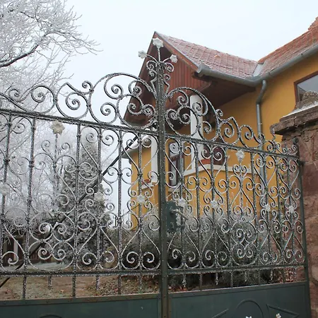 Kemences Szechenyi Vendeghaz Villa Kovagoszolos